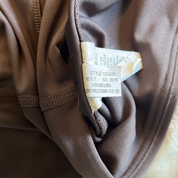 Under Armour Leggings Compression Heatgear Ladies Medium Activewear Yoga Purple - Picture 8 of 9